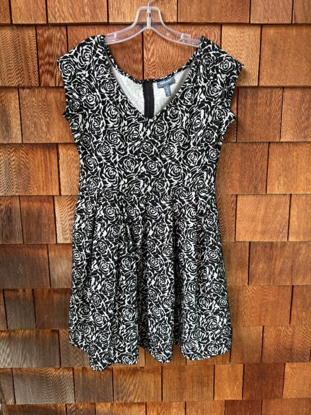 Modcloth Black & White "Never Let You Go" Rose Print Fit & Flare Dress in Large